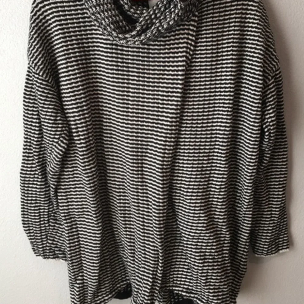 NWOTS CAbi Fergie Turtleneck Sweater Split Front - Picture 4 of 8